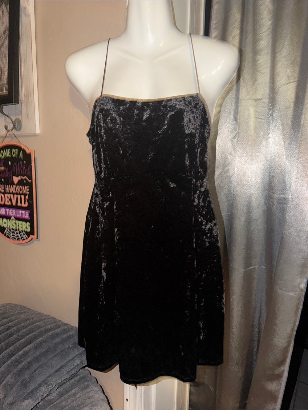 Black Velvet Spaghetti Strap Dress Y2K Forever 21 Goth Emo Halloween size small
